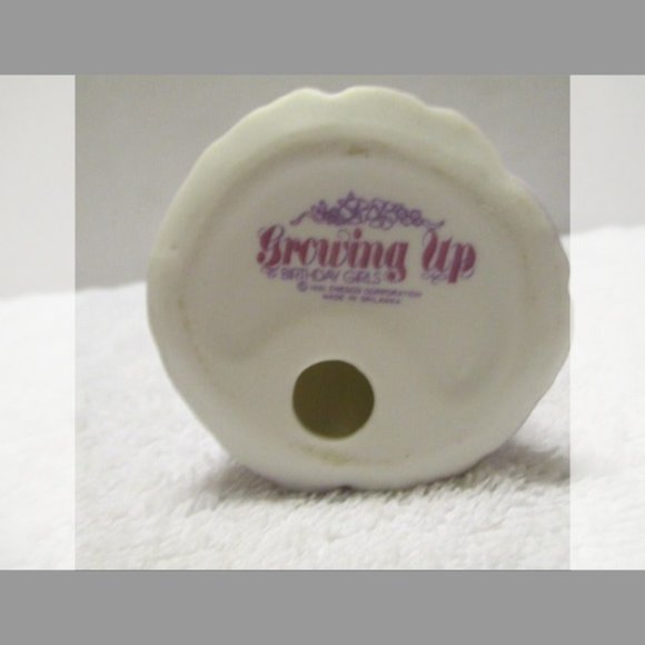 1982 Enesco GROWING UP GIRLS 8th Birthday Brunette Porcelain Figurine With Tag - Picture 9 of 12